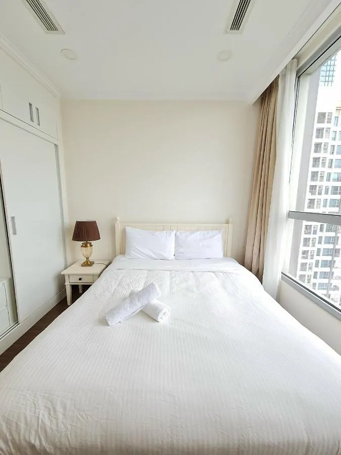 Апартаменты The Regal Residences At Vinhomes Central Park Хошимин
